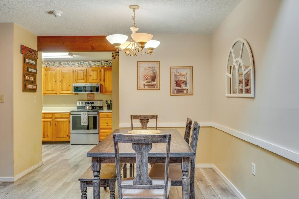 Spacious Bartlett Condo w/ Balconies & Pool!