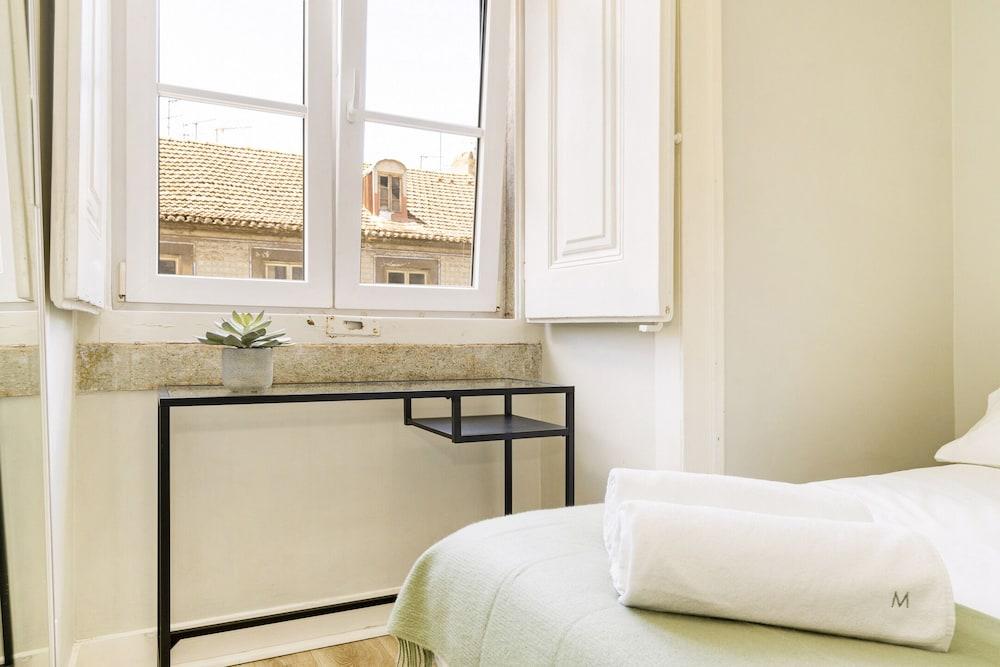 Metropolitan Lisbon Janelas Verdes