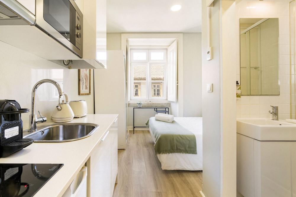 Metropolitan Lisbon Janelas Verdes