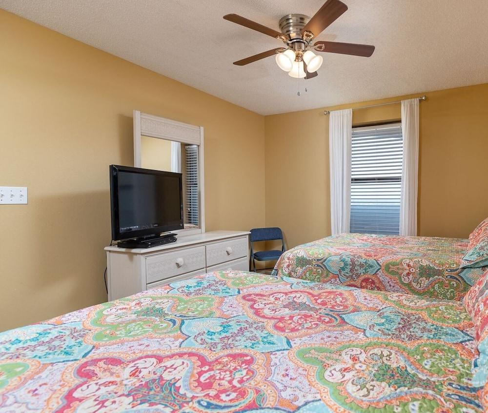 Phoenix Vi 61005 3 Bedroom Condo