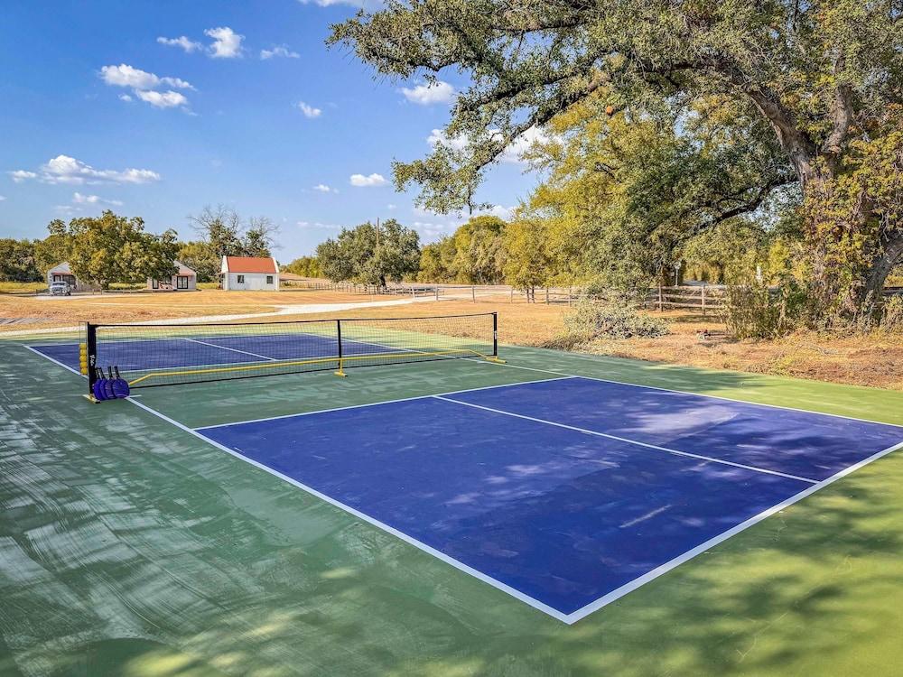 Little Dutch Cabin 101-12 Min to Magnolia-baylor