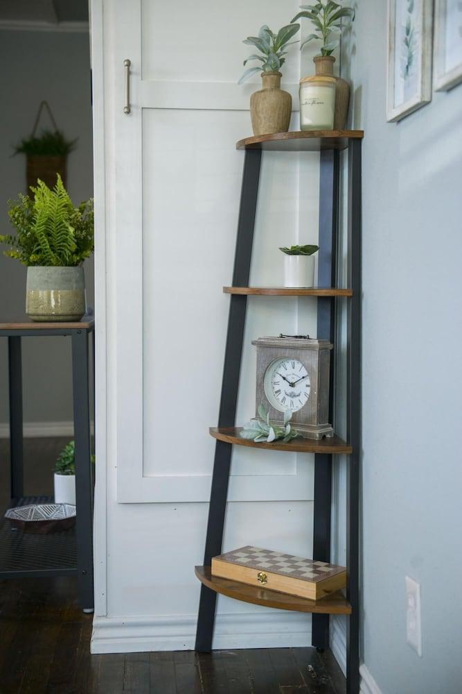 Walk to the Silos 3 Bed 1960 s Bungalow Near Baylor