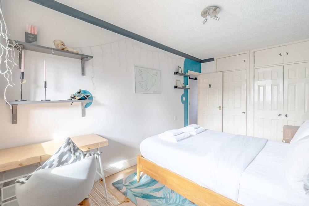 Vibrant 1BD Flat - 8 Mins to Dalston, Hackney!