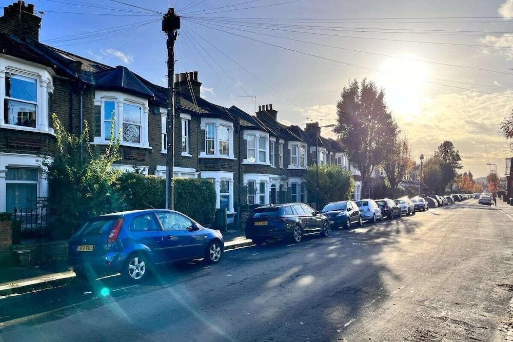 The Leyton Midland Crib - Cozy 2bdr Flat With Study Room + Garden