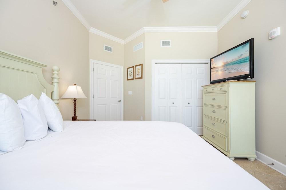 Phoenix West 2209 4 Bedroom Condo