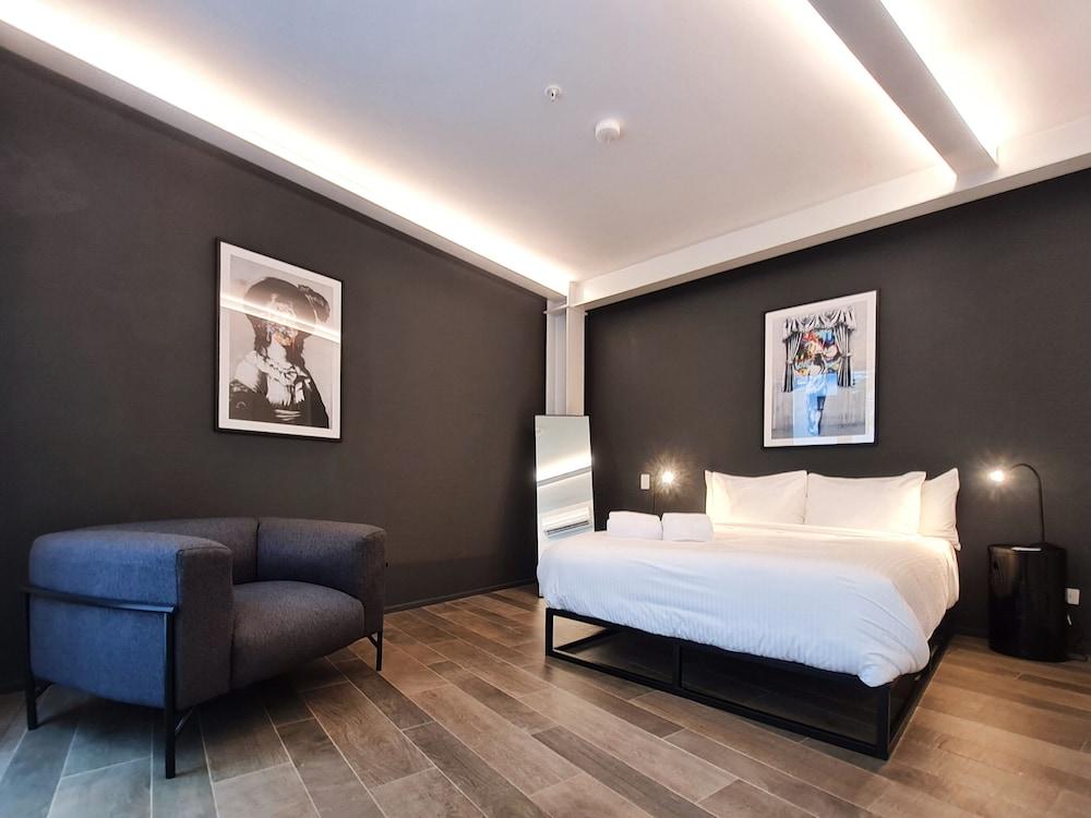 Lesplanade by Wynwood House