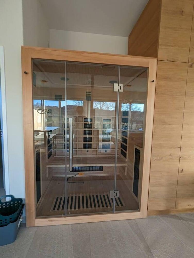 Luxurious & Lovely Apartment With Infrared Cabine