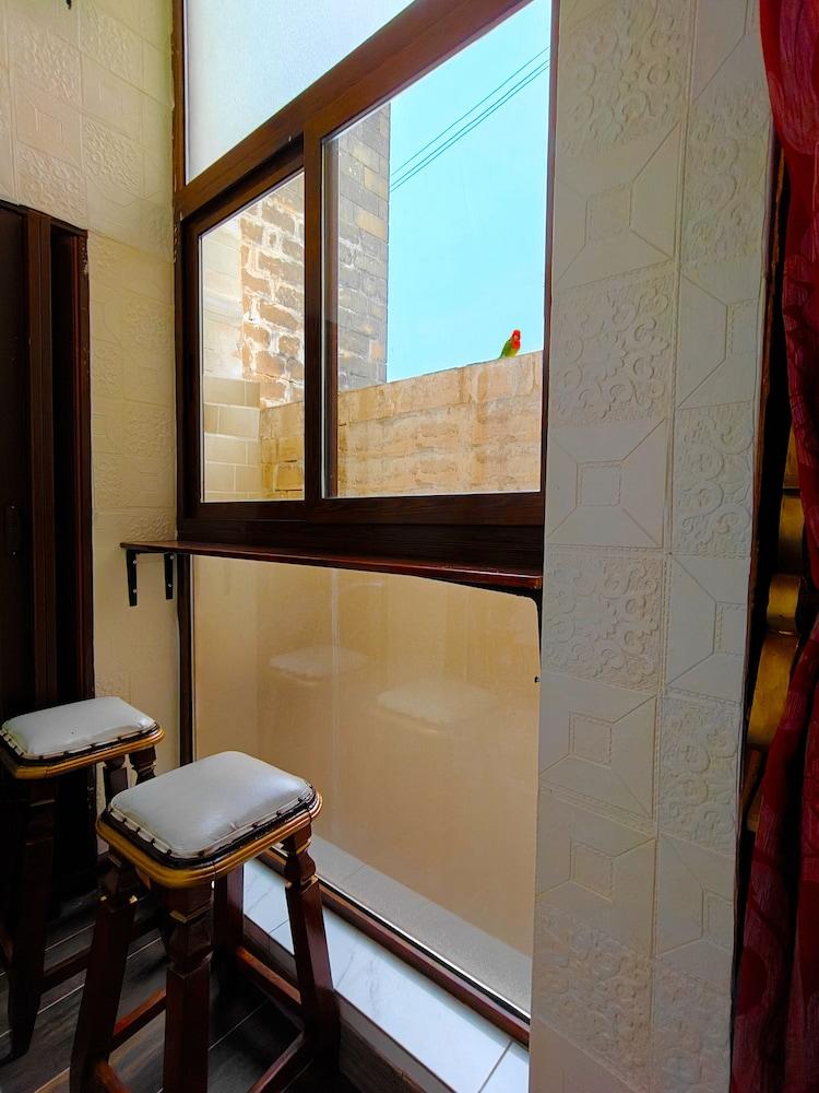 Jessica flat B&B in holiday and business