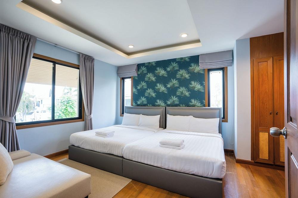 Natcha Pool Villa by Warin