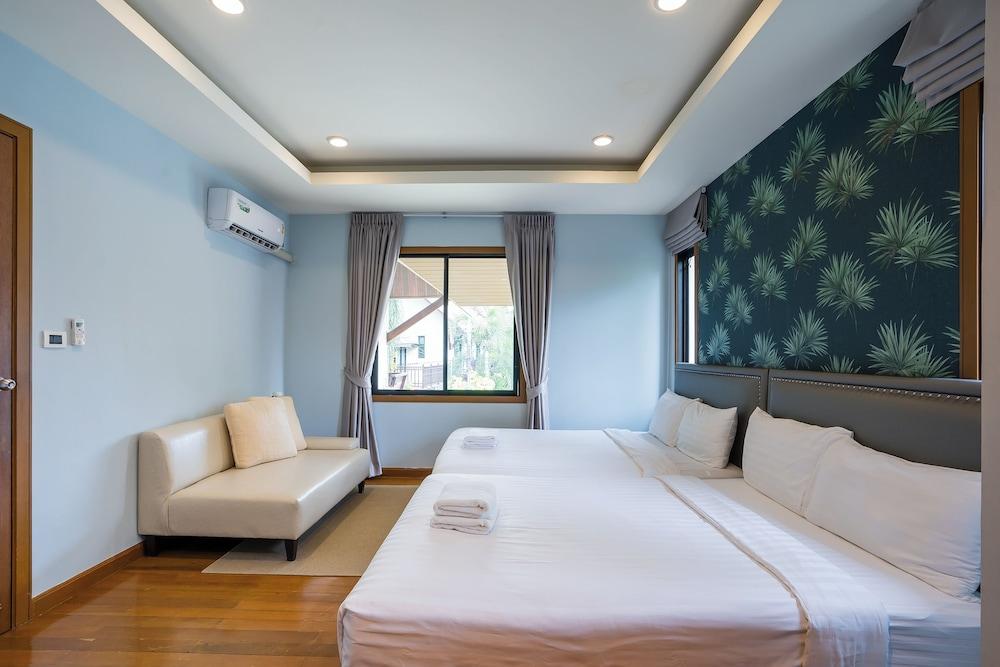 Natcha Pool Villa by Warin