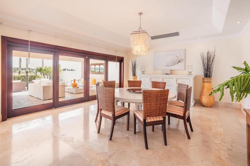 Premier Villa 5 Bedrooms 16 Guests River View