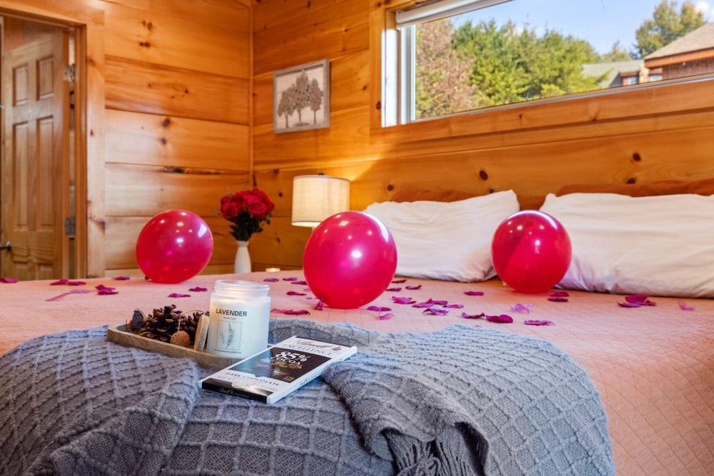 Rustic Mountain Retreat by Ghosal Luxury Lodging