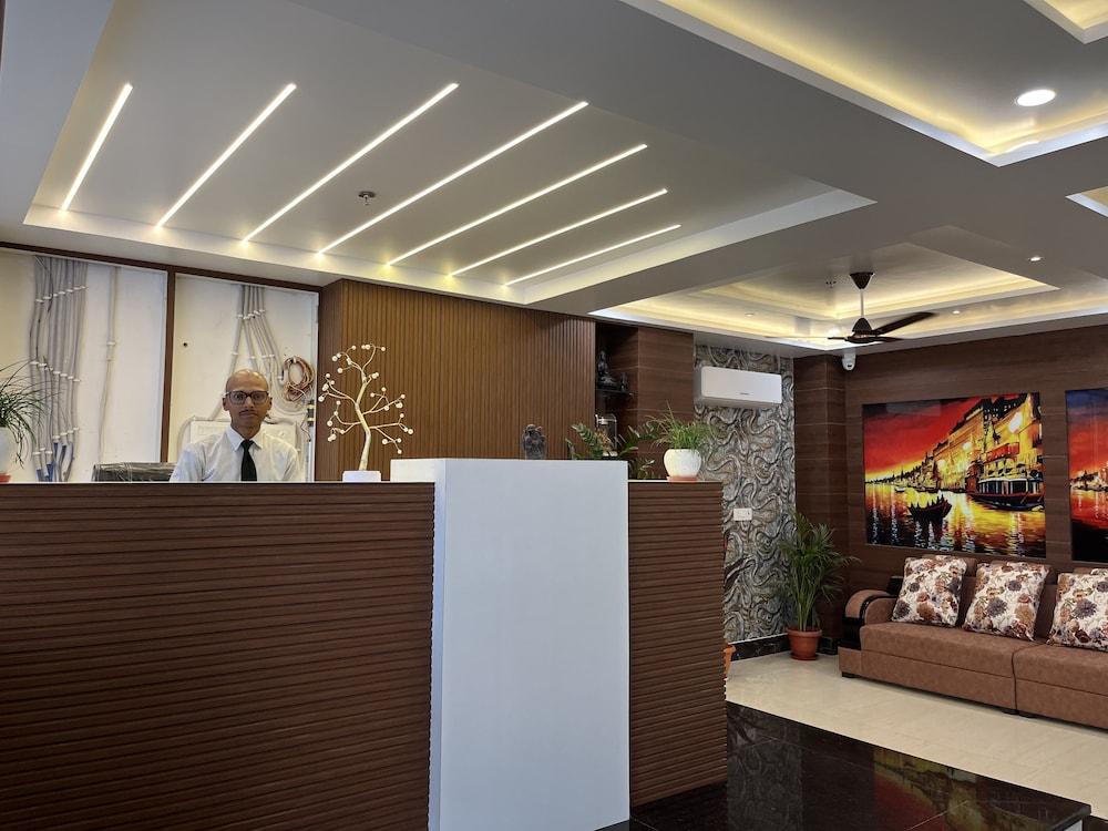 Orchid Petal Nandini Grand