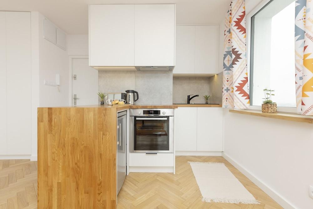 15th Floor Studio in Warsaw by Renters