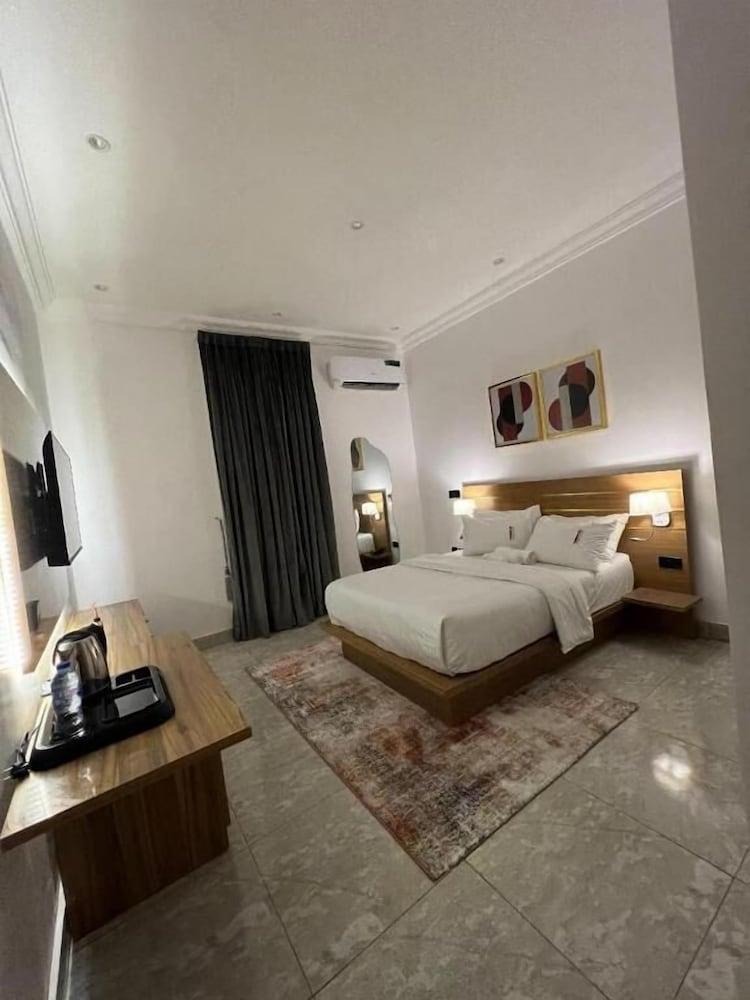 Bricks Residence Boutique Hotel & Towers