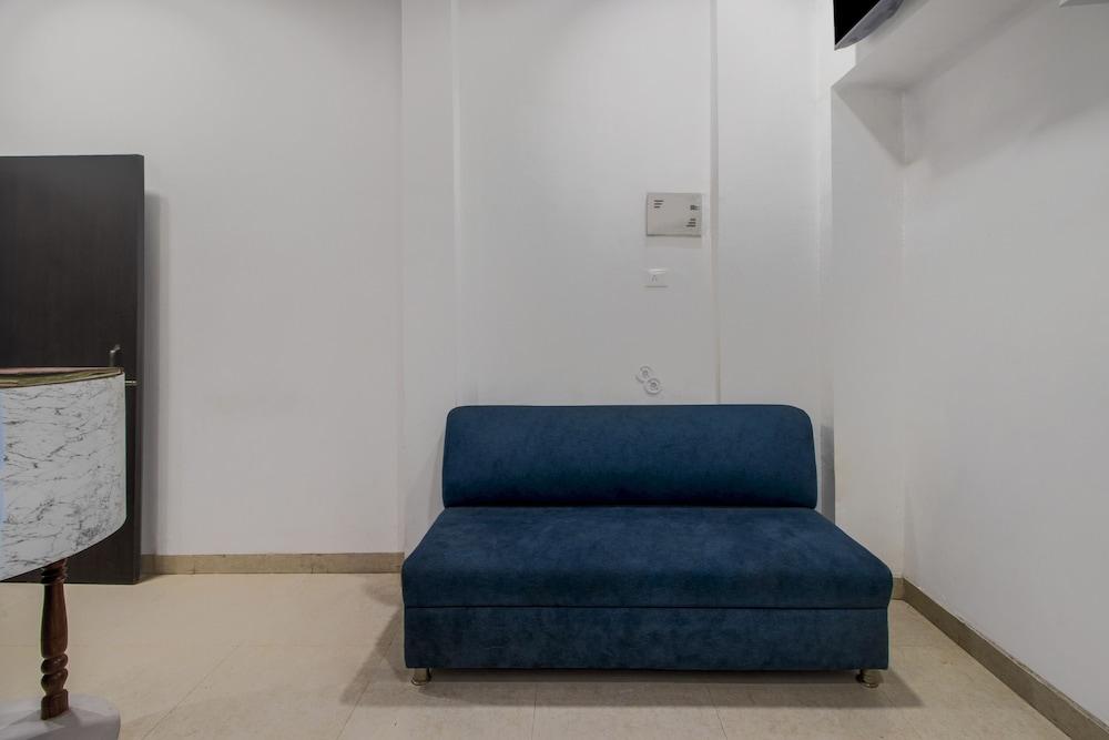 Itsy Hotels Om Pushp Residency