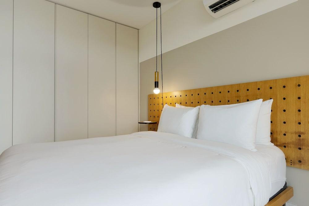 La Moderna by Wynwood House