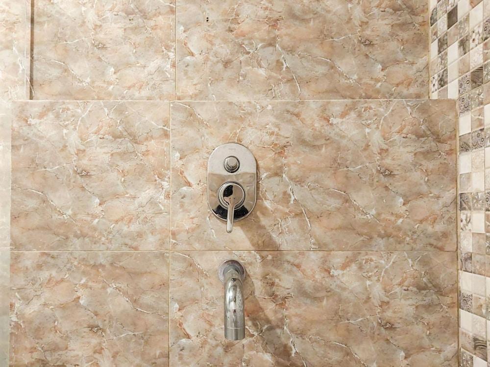 Homey And Comfort Studio Mataram City Apartment