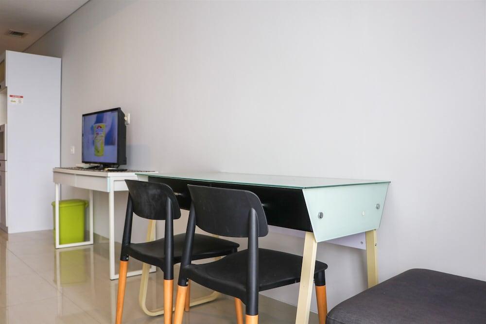 Spacious And Strategic Studio Apartment At Dago Suites