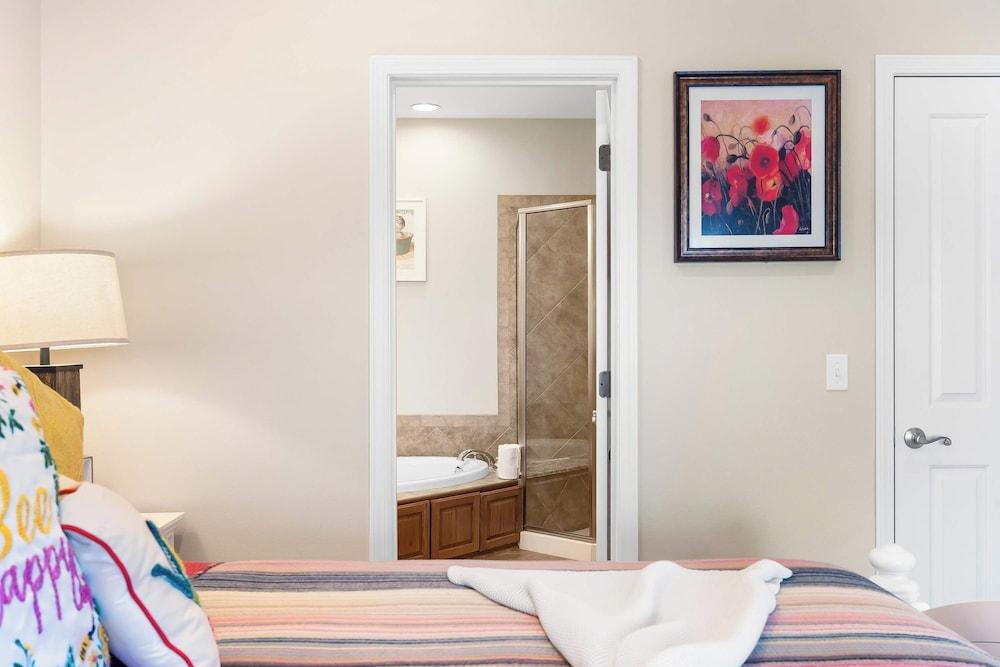 Bchillin Retreat on Table Rock Lake