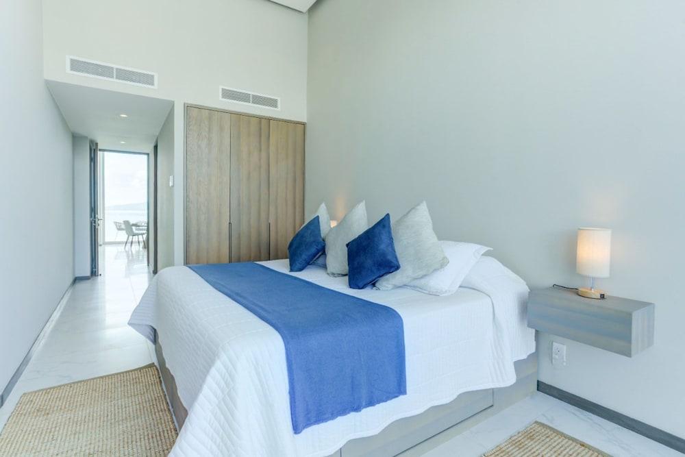 NEW Beachfront Marítima Condos 2 Pools