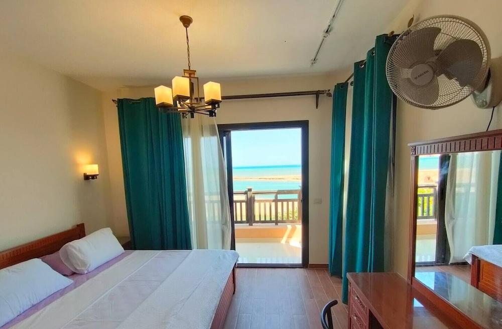 luxury half villa sea view team