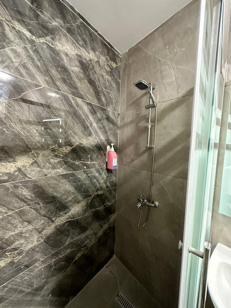 Xx Antica Jabalal-lwebdeh