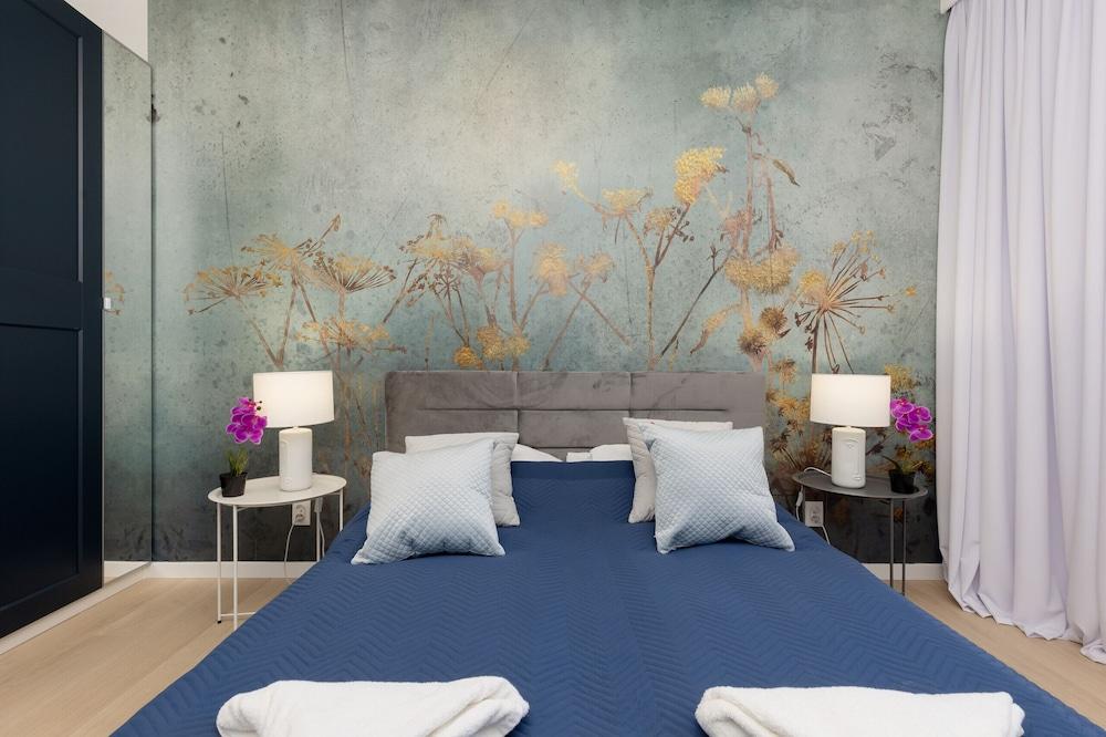 Lux Apartment by Renters Prestige