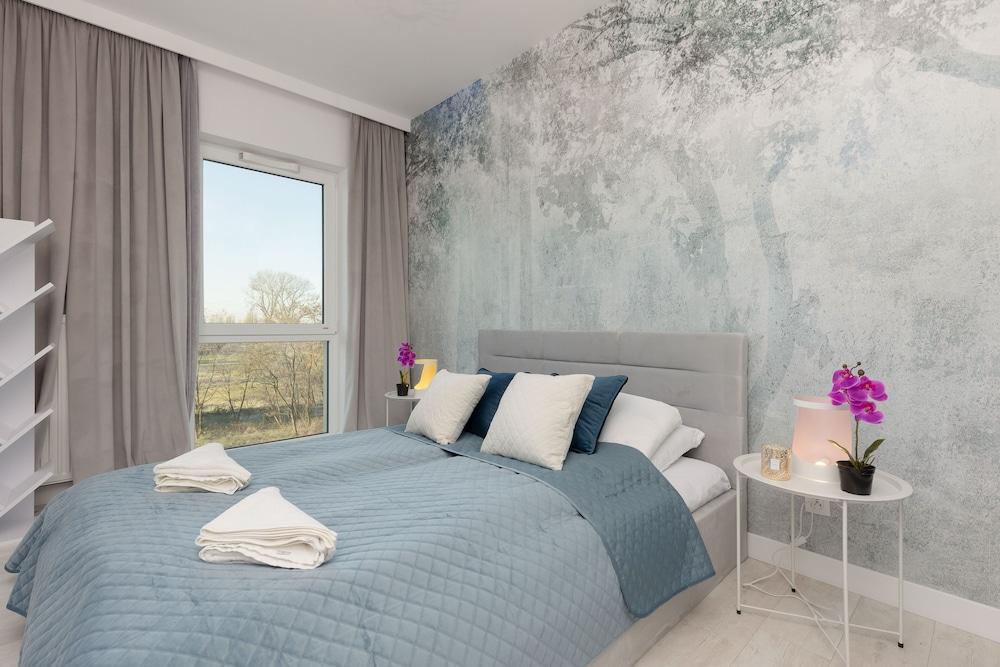 Lux Apartment by Renters Prestige