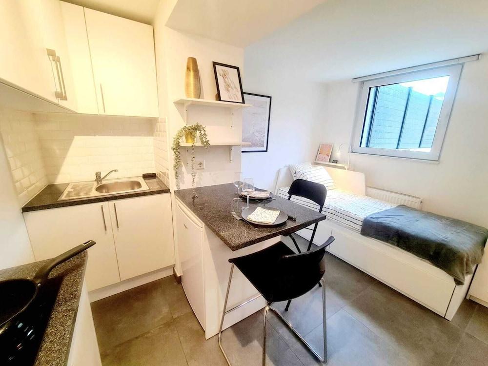 New Studio in Center