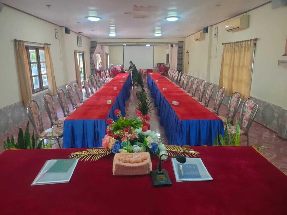 Leokhamphasurt Resort