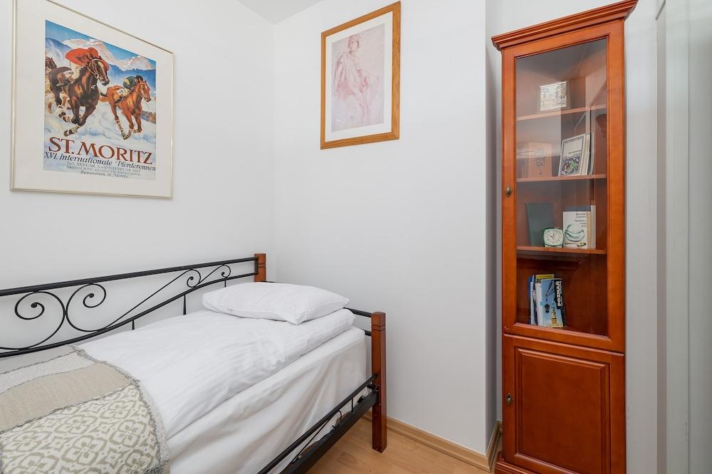 Apartment for 3 With Balcony by Renters