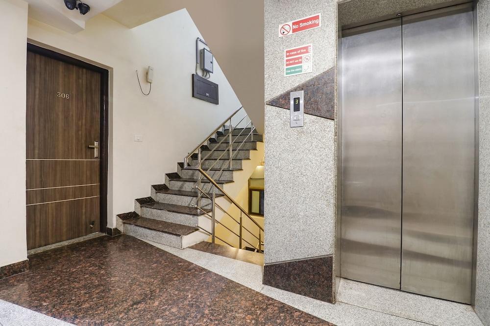 Fabhotel Mohit Regency