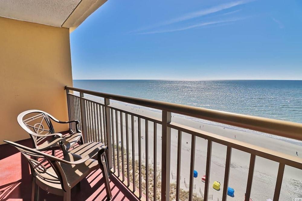 Stunning Oceanfront View! Heart Of The Golden Mile