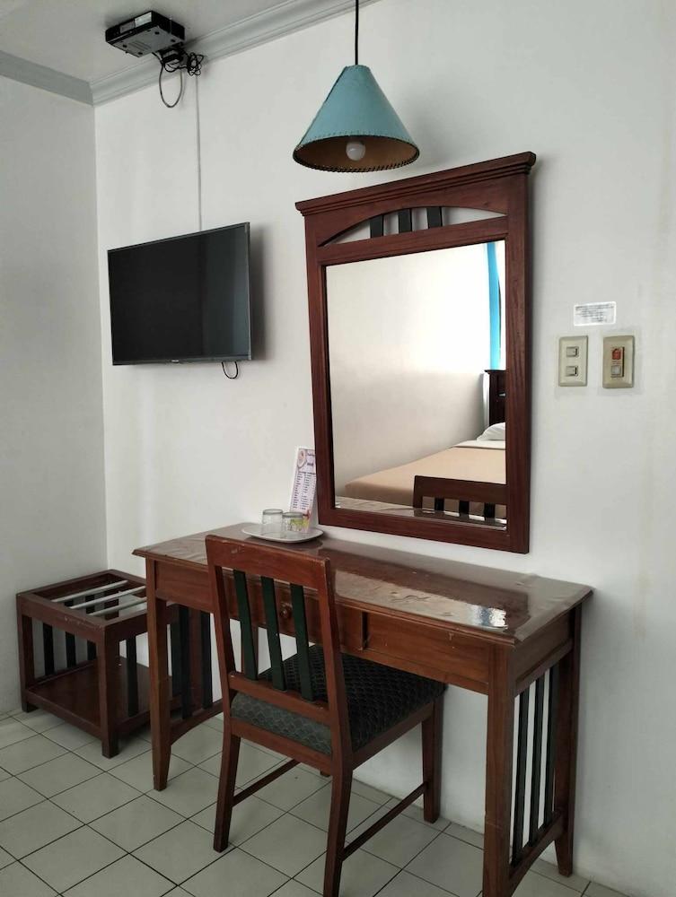 BACOLOD KING'S HOTEL