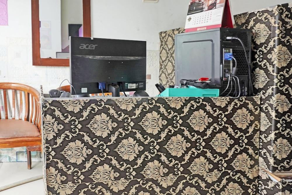 OYO Life 92962 Apartement Sentraland Karawang By Ratna