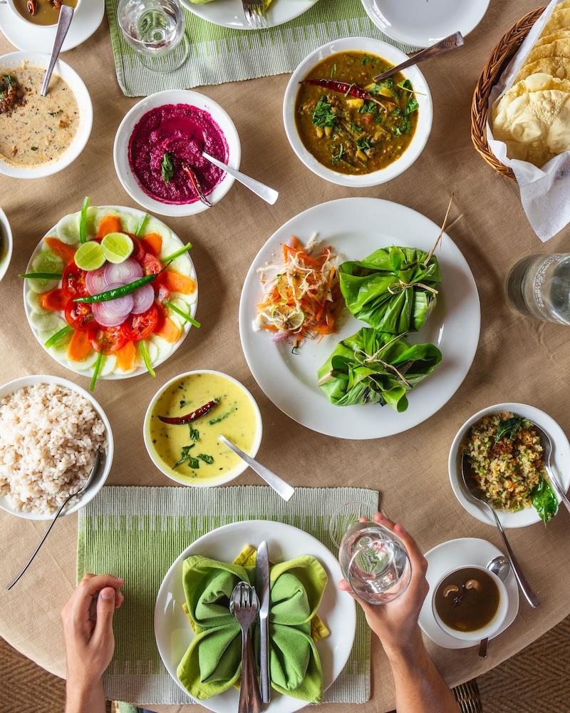 Spice Coast Cruises CGH Earth-Houseboat