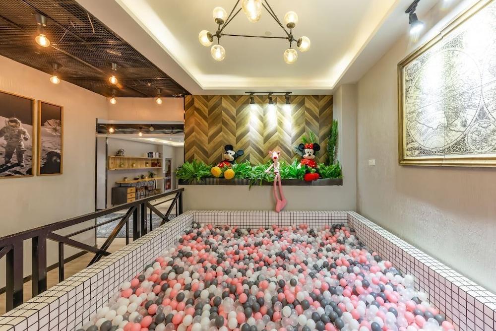 Shanghai Vintage Hotel Disneyland Branch