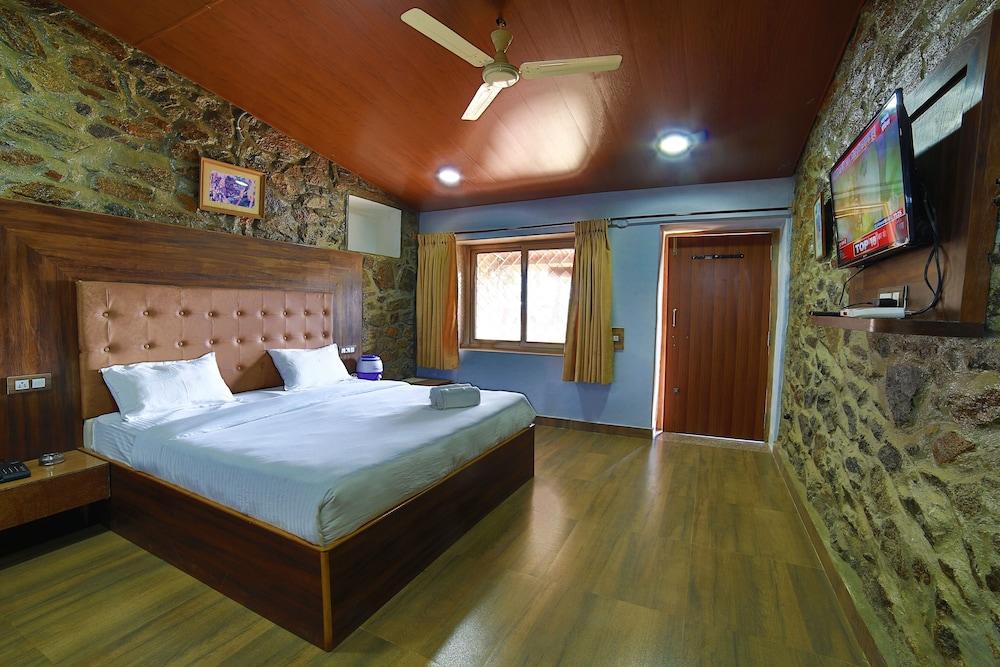 Hotel Castle Rock Mount Abu by SAH