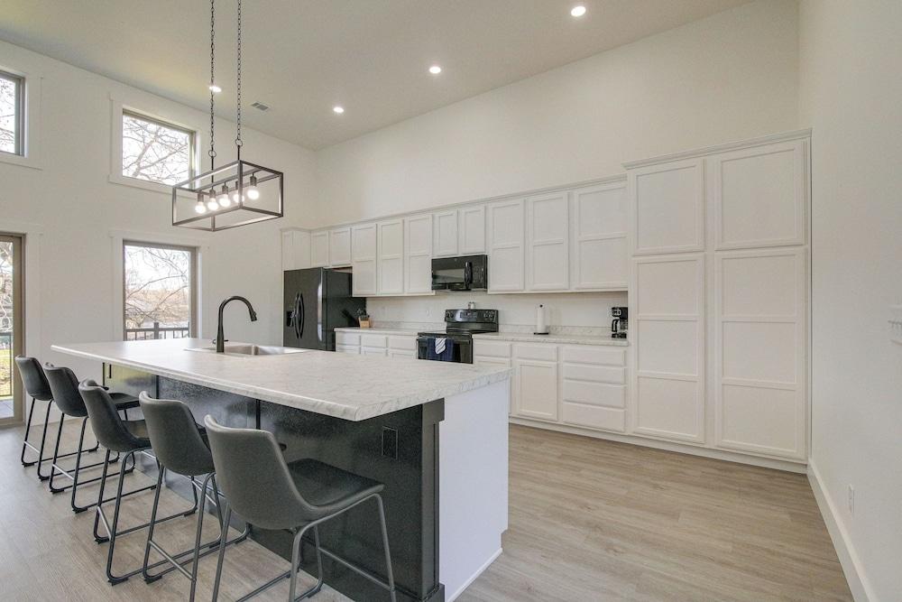 Pet-friendly Cotter Retreat w/ Deck & Gas Grill!