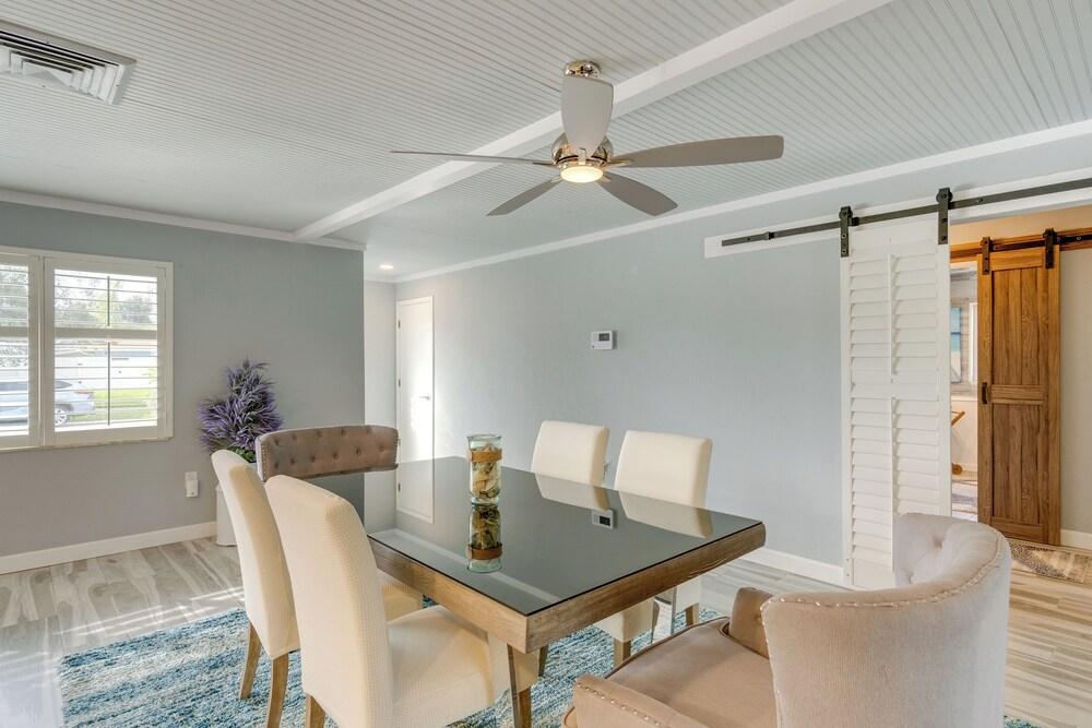 Sarasota Home w/ Pool: 4 Mi to Siesta Key Beach!