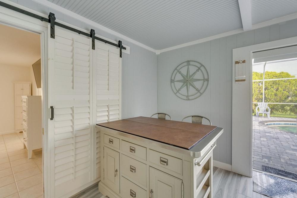 Sarasota Home w/ Pool: 4 Mi to Siesta Key Beach!