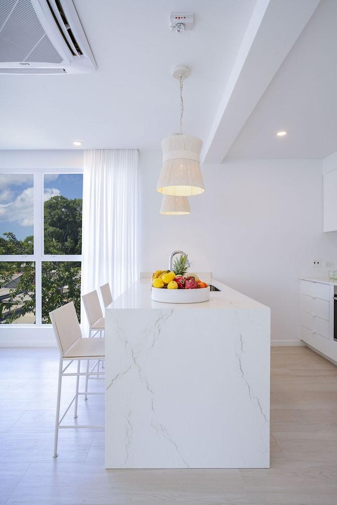 Palm Grove Villas & Hotel