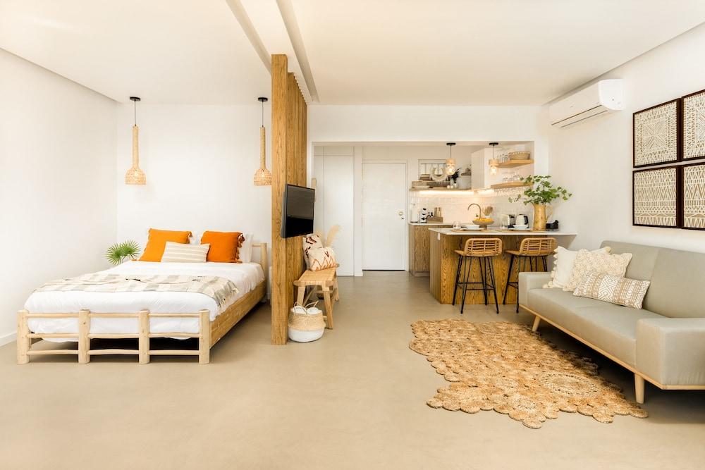 Sesimbra Panorama by Saudade