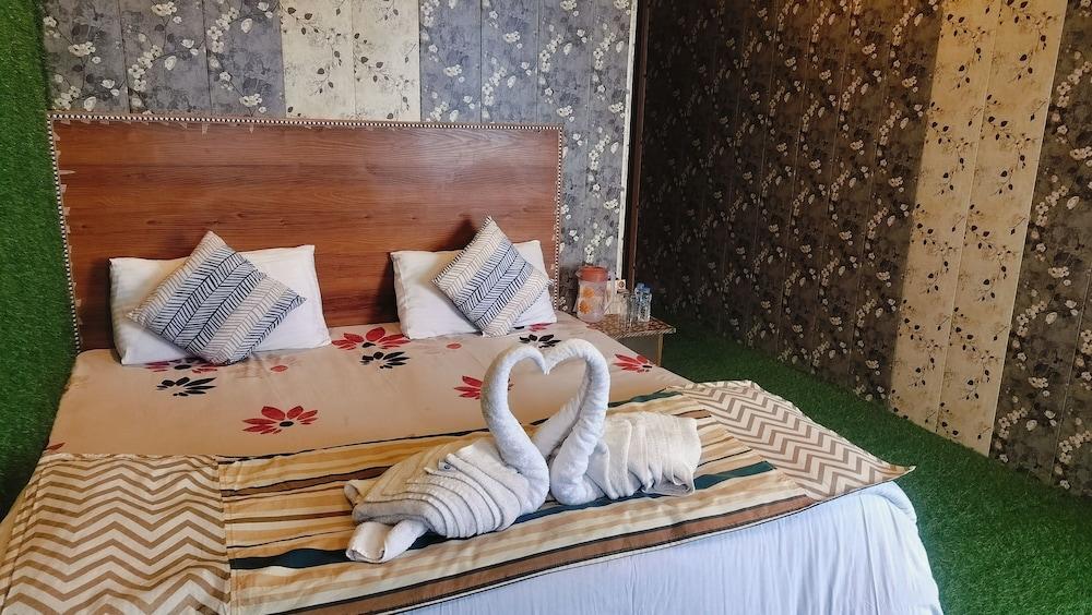 Hotel Nirbana Heights