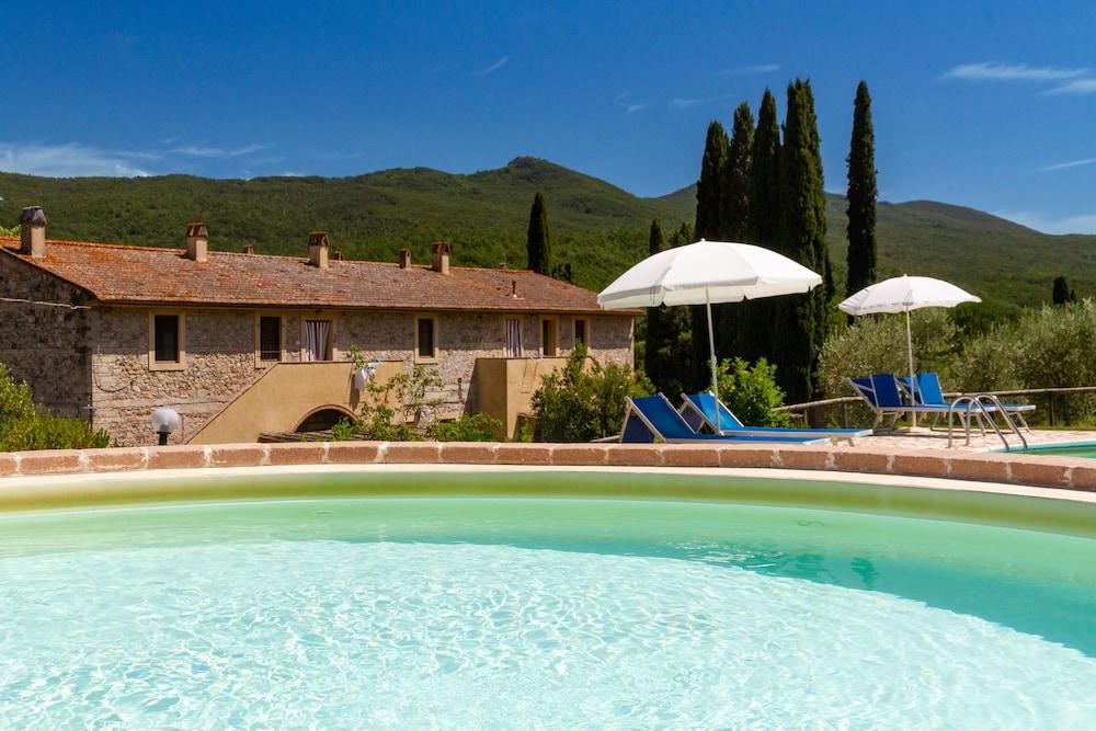 Apartment With one Bedroom, Kitchen, Bathroom Garden and Shared Pool