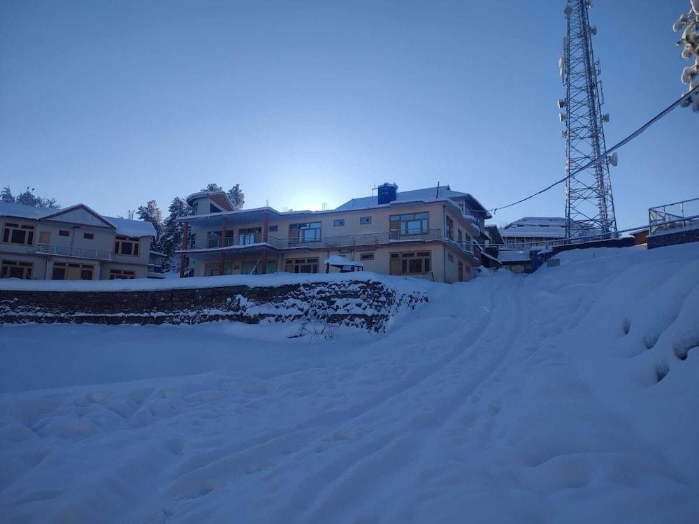 Paradise Hotel & Hillside Cottage Shogra