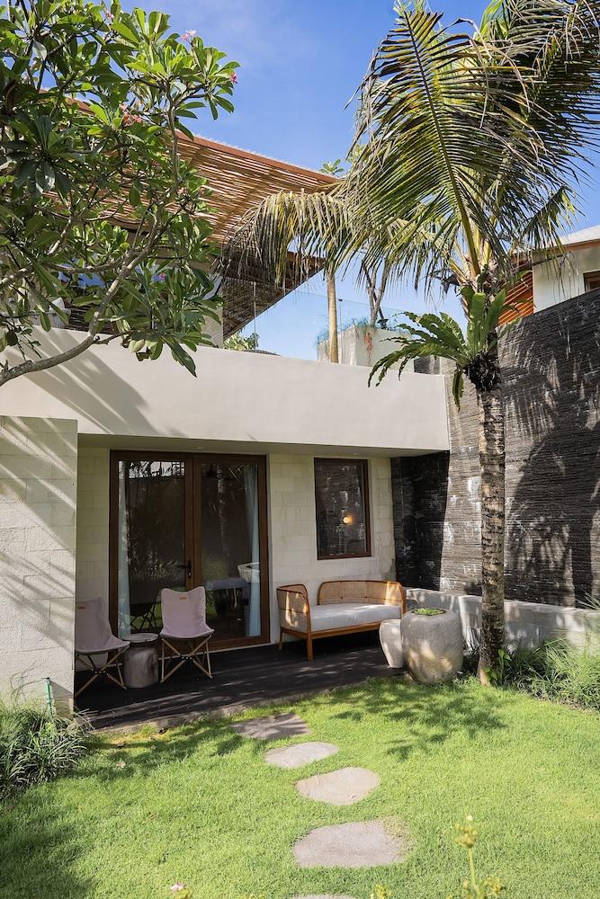 Poco Poco Villas by Aayan