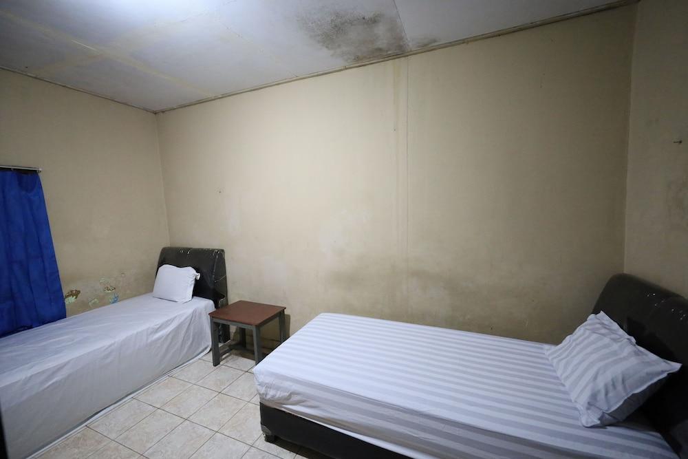 OYO 93343 Sukma Residence