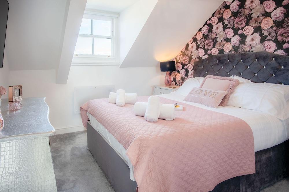 The Penthouse - Luxury 1 Bed - Panorama - Tenby